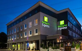 Holiday Inn Express Wimbledon South